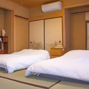 Huge Japanese House - Shibuya 22 Min Direct Train 山手線大塚站走路10分鐘，電車到池袋只要3分鐘，新宿12分鐘，日式獨棟民家風超級大大大房子！ , 東京都 日本